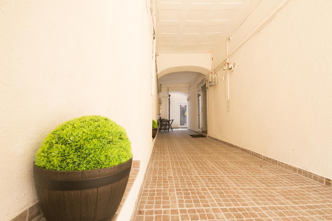 Sunny Old Town Apartment Брашов Экстерьер фото