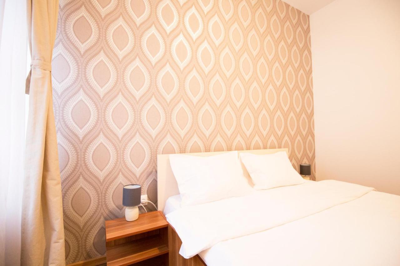 Sunny Old Town Apartment Брашов Экстерьер фото
